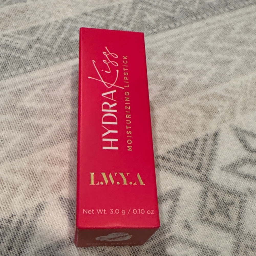 L.W.Y.A Hydra Kiss Moisturizing Lipstick - by Kim Gravel